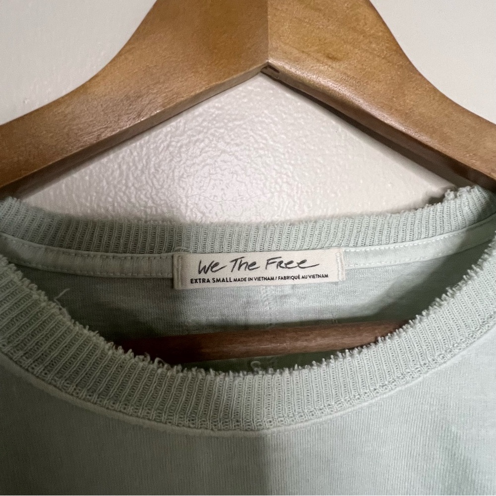 We The Free Light Pale Green Oversized Crop Top XS Distressed Crew Neck Boxy - Picture 6 of 8